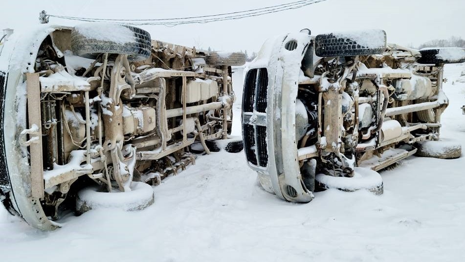 Thieves flip 8 trucks at gravel pit outside Guelph, Ont. to get at